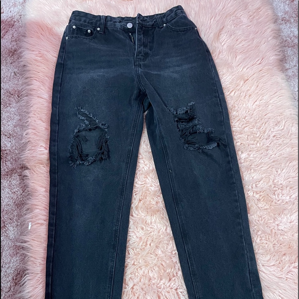 im selling these clothes, some are medium and small - Picture 1 of 9